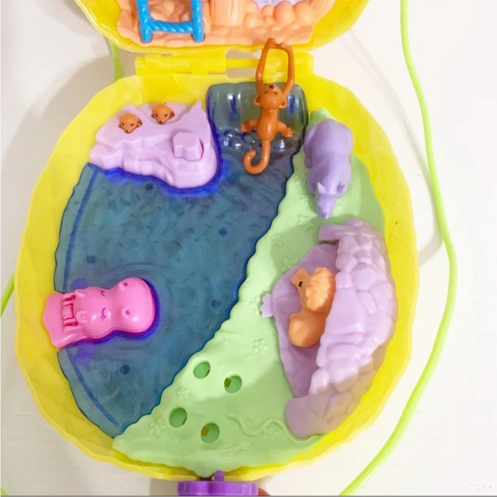 Polly Pocket Tropicool Plastic Pineapple 🍍 Crossbody Bag Purse Compact 💛🩷💜💚